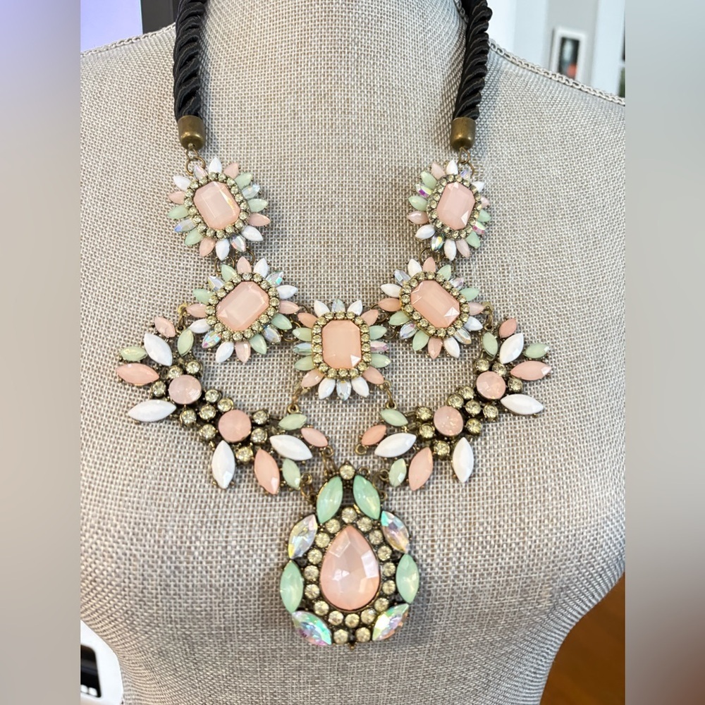 PINK STATEMENT NECKLACE,  Chunky PINK BIB NECKLACE #359
